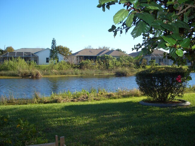 Building Photo - 2097 Deercroft Dr