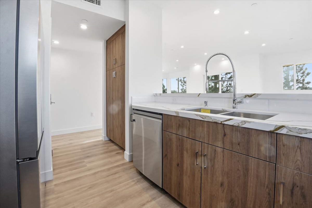 Building Photo - 1820 Prosser Ave