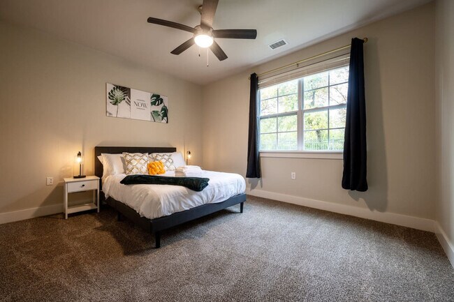 Building Photo - 7630 Solana Dr
