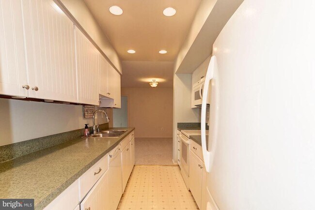 Building Photo - 10195 Ashbrooke Ct