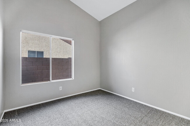 Building Photo - 4315 E Rocky Slope Dr