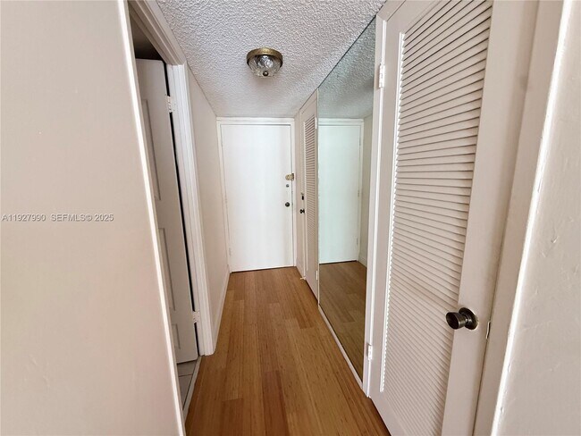 Building Photo - 18051 Biscayne Blvd