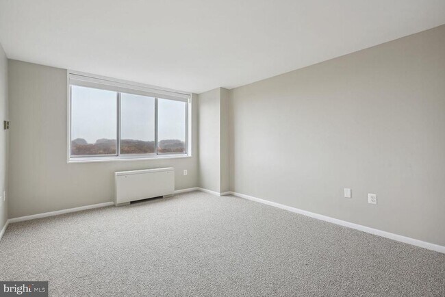 Building Photo - 10401 Grosvenor Pl