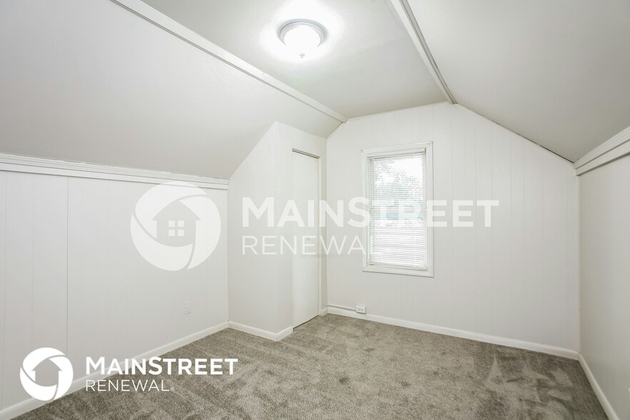 Building Photo - 935 N Gibson Ave