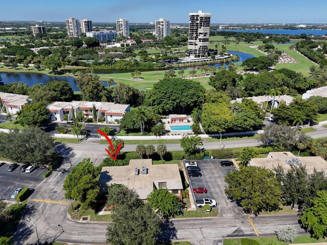 Building Photo - 1700 Embassy Dr