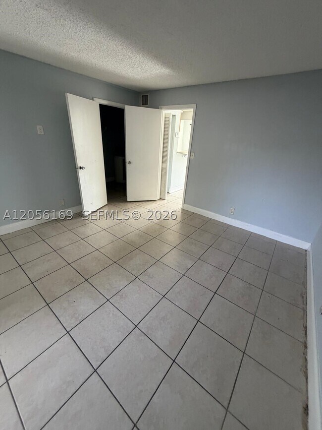 Building Photo - 95 NE 41st St