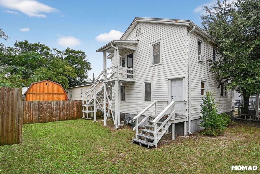 Building Photo - 304 1/2 Marstellar St