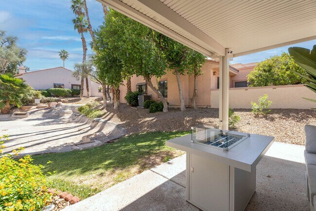 Building Photo - 3238 Brookfield Dr