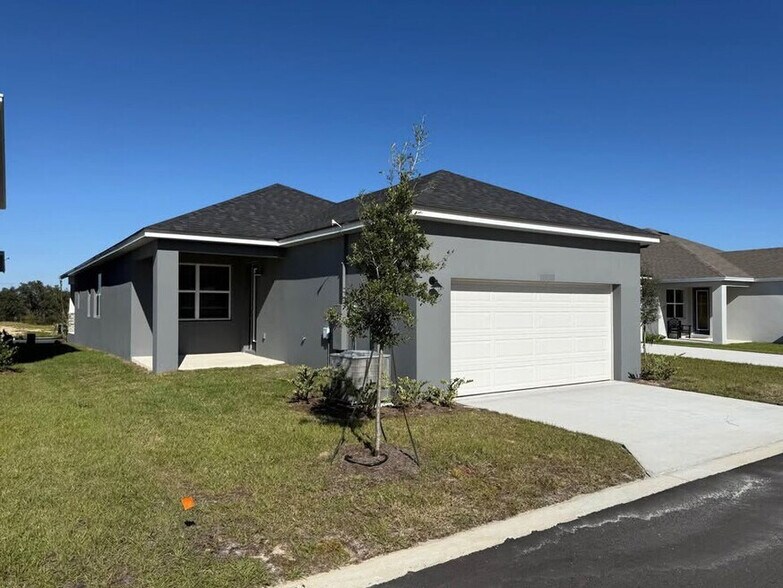 Building Photo - 536 Green Tracker Ave