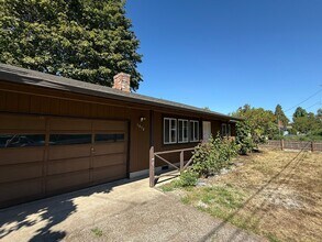 Building Photo - Updated Three Bedroom Home