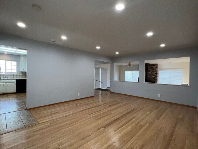 Building Photo - 5683 Keymar Dr