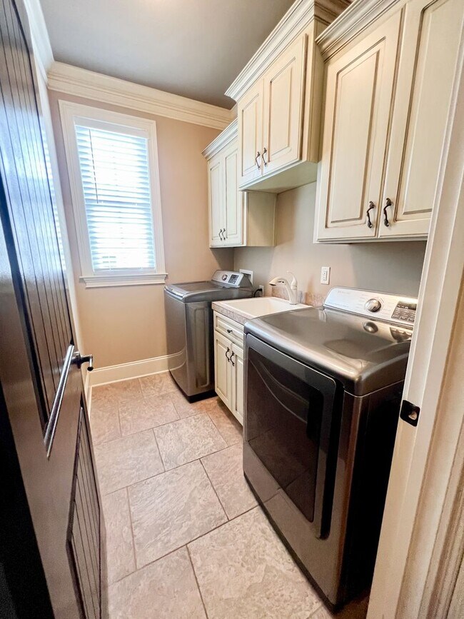 Building Photo - Beautiful 4-Bedroom Home with 2-Car Garage