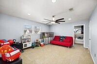 Building Photo - 827 Thicket Ln