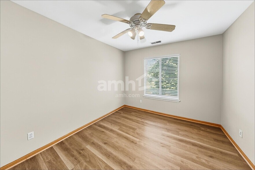 Building Photo - 14233 S Hillsdale Ct