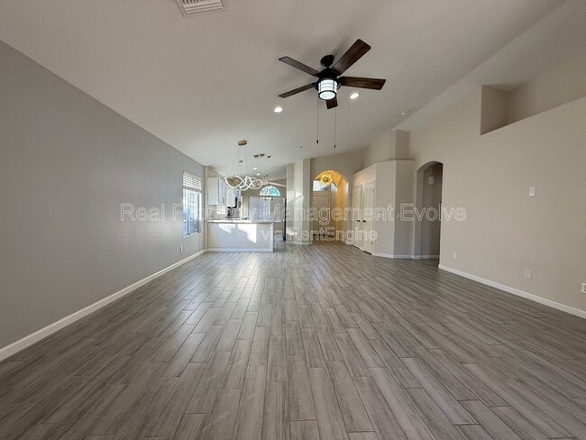 Building Photo - 3085 N 87th Pl