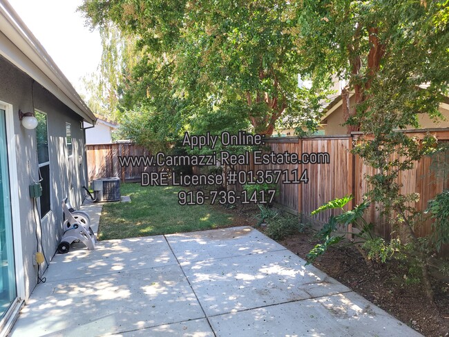 Building Photo - 9451 Lakewind Ln