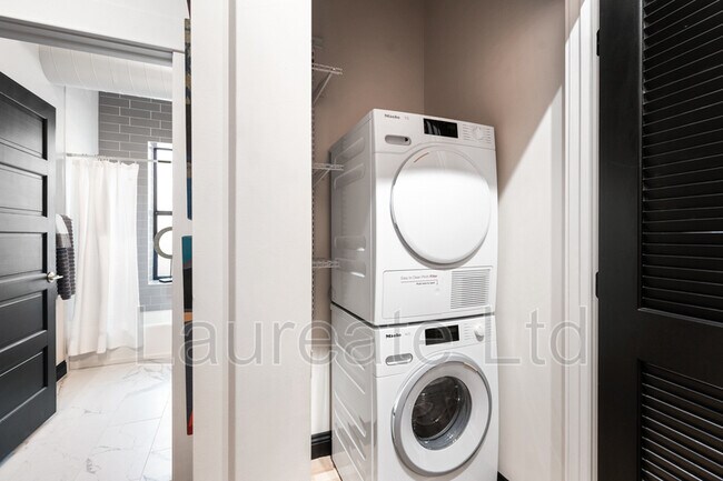 Building Photo - 1490 Lafayette St