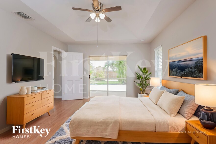 Building Photo - 2301 SE 8th Pl