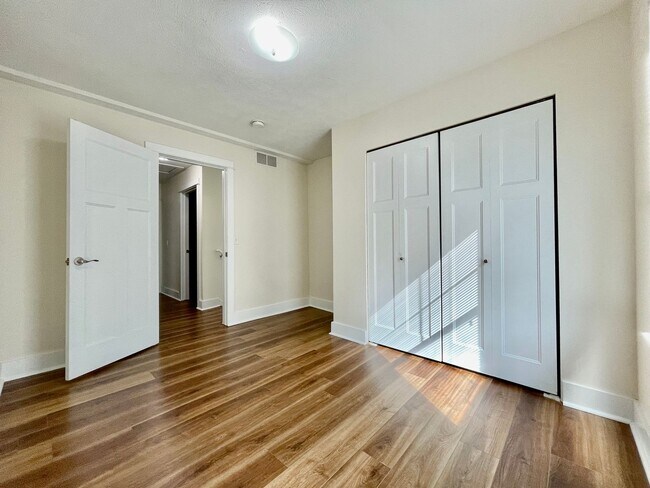 Building Photo - Four Bedroom Home in Eastown