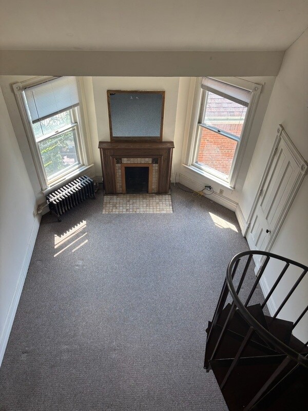 Building Photo - 319 N Pinckney St