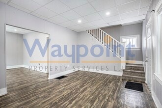 Building Photo - 912 Zeeland Ct NE