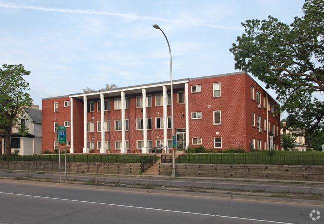Primary Photo - Huron Estates