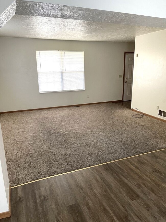 Building Photo - 248 Gordon