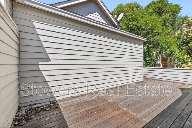 Building Photo - 1825 N Forest Hill Pl