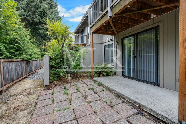 Building Photo - Modern Comfort in Tumwater – Renovated Upstairs End Unit with Move-In Specials!