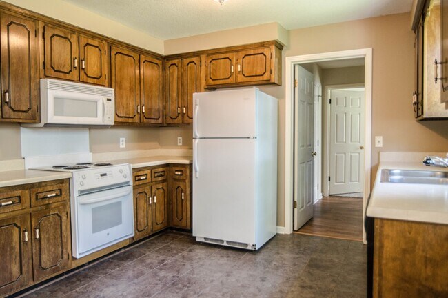 Building Photo - Dog Friendly Two Story with Fenced Yard!