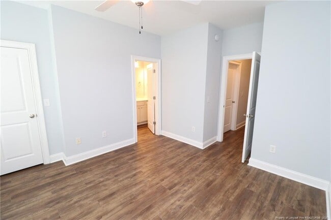 Building Photo - 5013 Sunny Creek Ln