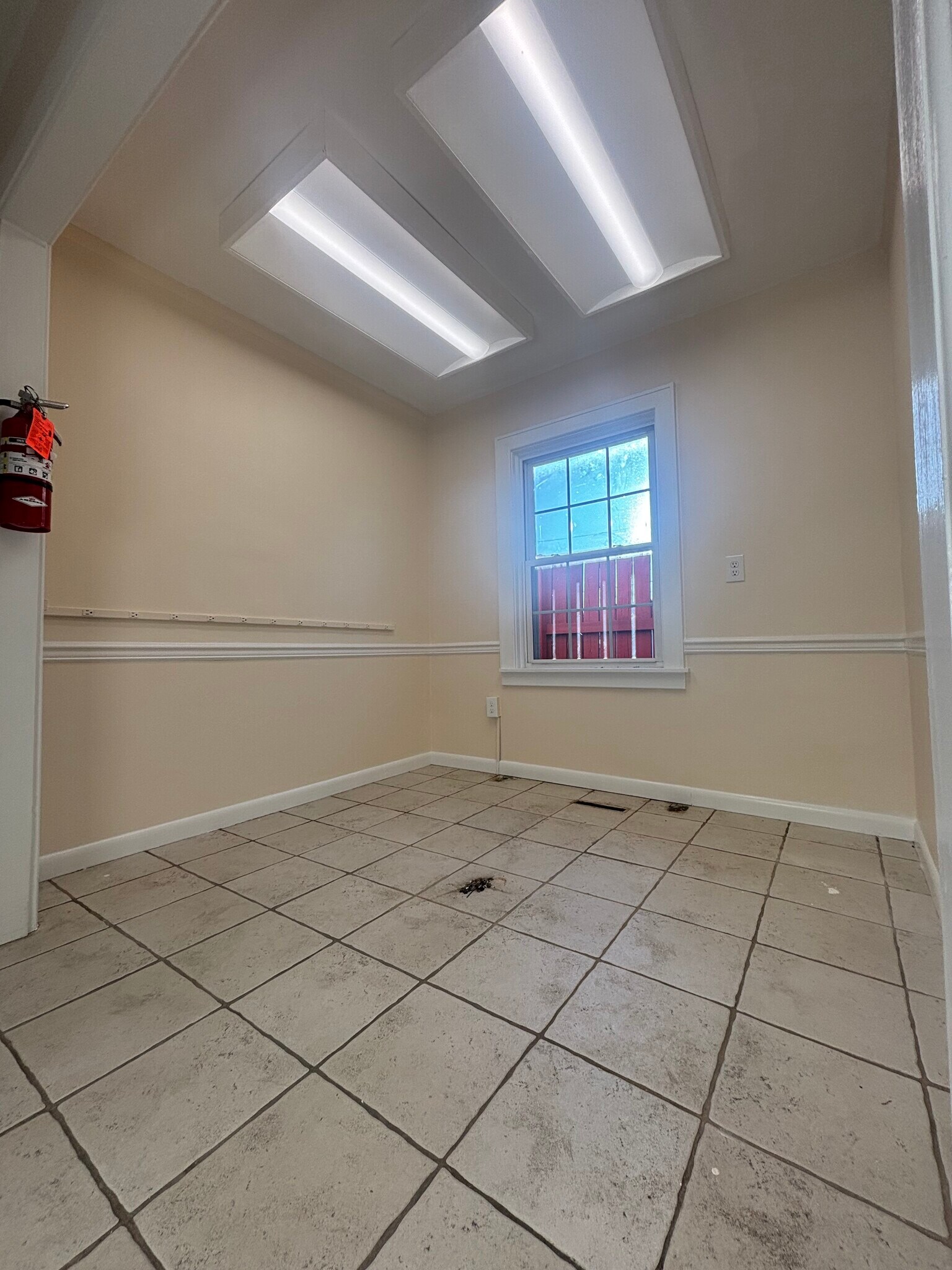 Building Photo - 207 Market St