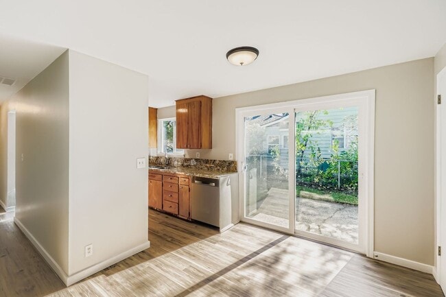 Building Photo - Fully-Remodeled 3 Bed 1 Bath Mountlake Terrace Home!