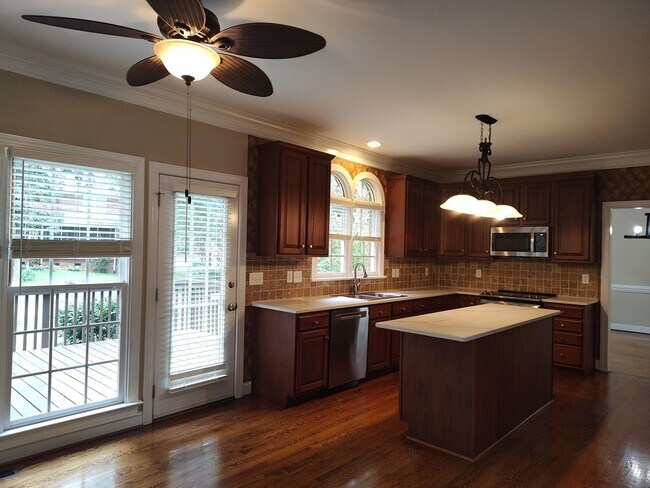 Building Photo - Georgeous home located in the  Shannamara Golf Club Community in Matthews!