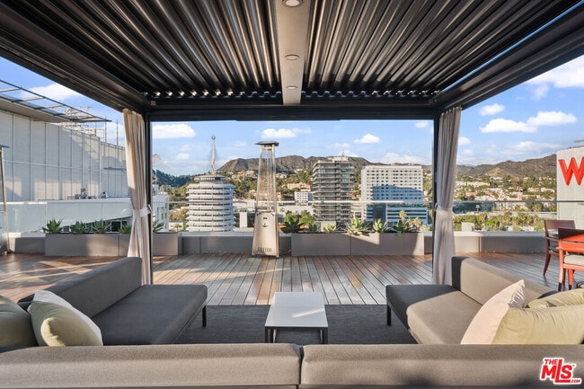 Building Photo - 6250 Hollywood Blvd