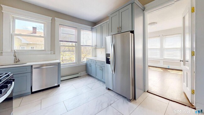 Building Photo - 1616 Chapel St