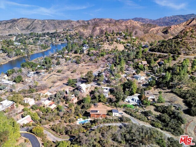 Building Photo - 1850 Olivera Dr