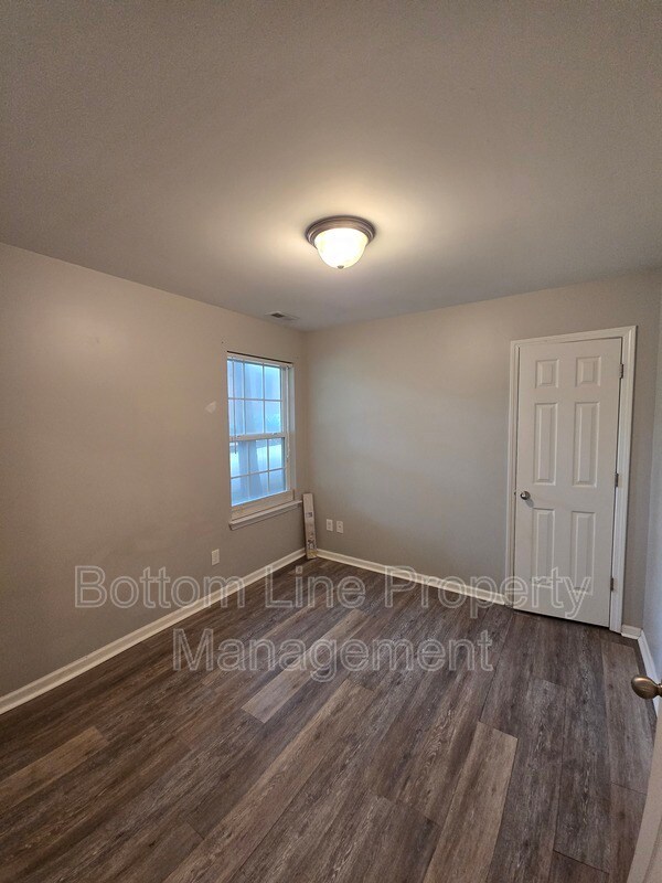 Building Photo - 3850 Fircrest Dr