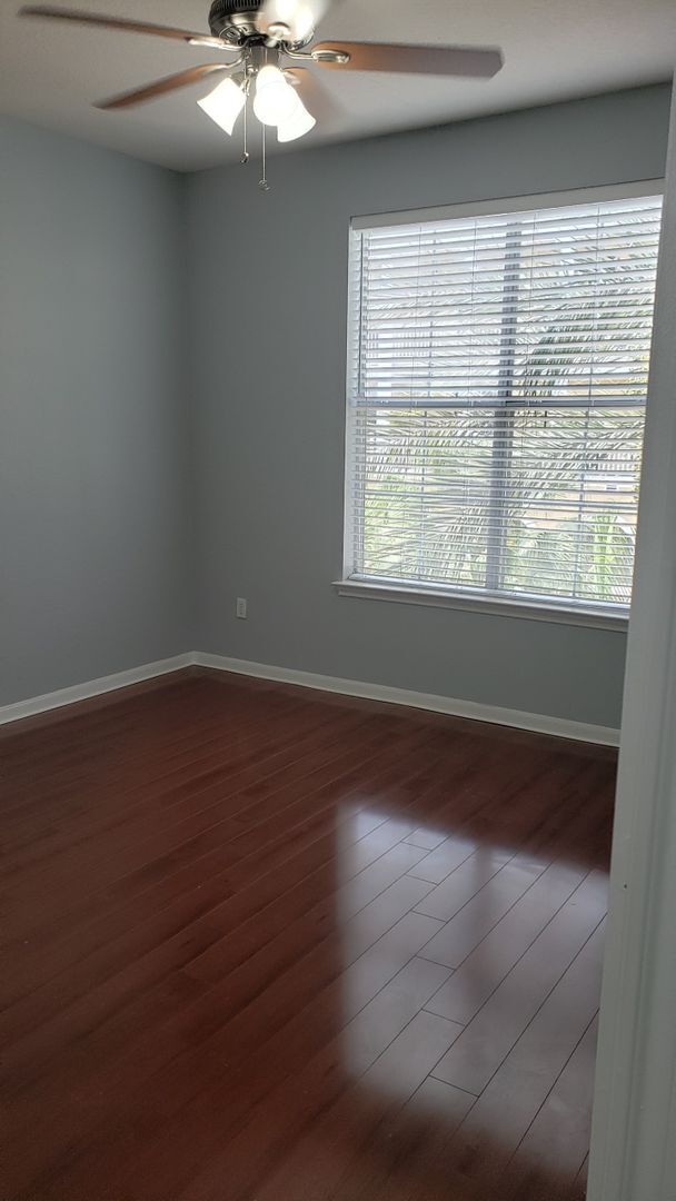 Building Photo - Large 1 Bedroom / 1 Bathroom Condo with Water Fountain View in Downtown Orlando!