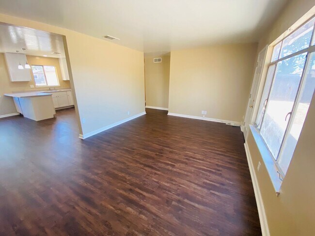Building Photo - 8893 Kelsey Dr