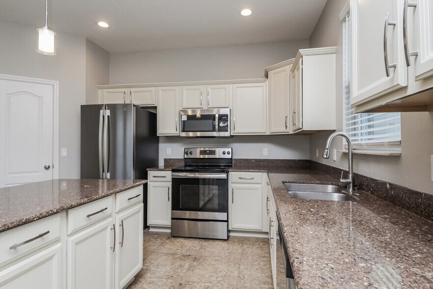 Building Photo - 3907 Eternity Cir