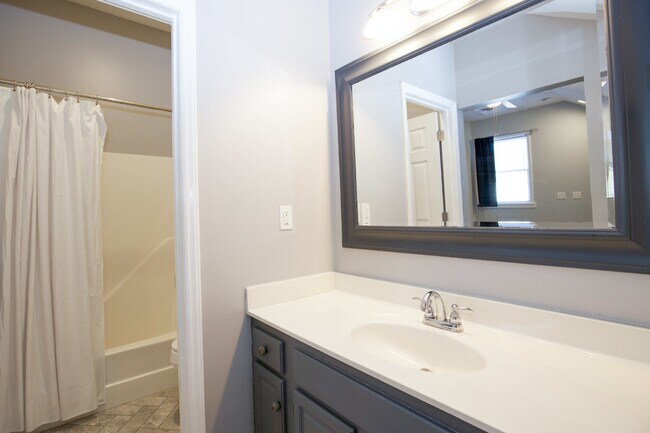 Building Photo - "Charming Studio Retreat with Modern Comforts in Vass, NC!"