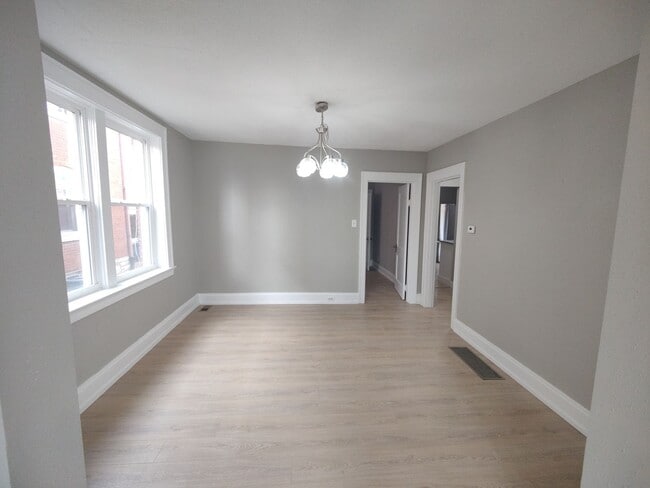 Building Photo - 1173 Moorlands Dr