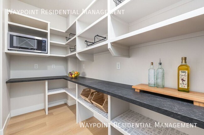 Building Photo - 3570 E Interstellar Ct