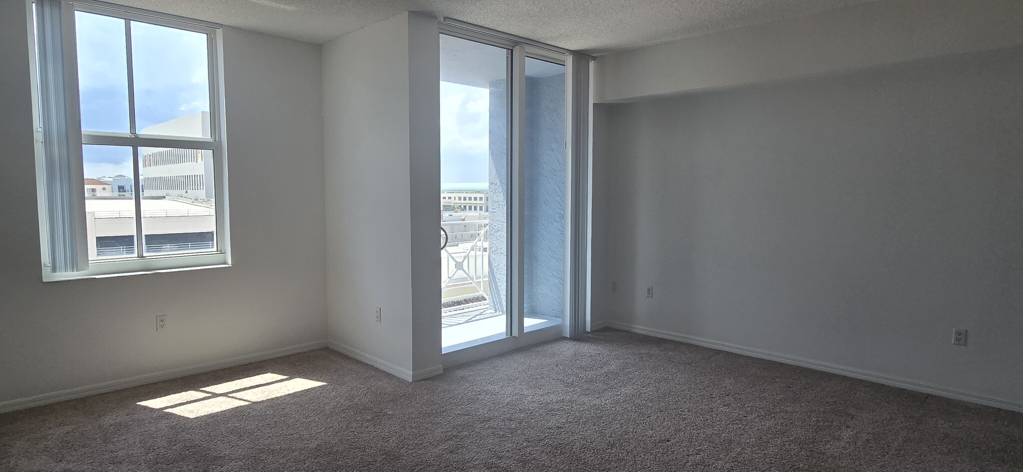 Building Photo - 255 Evernia St