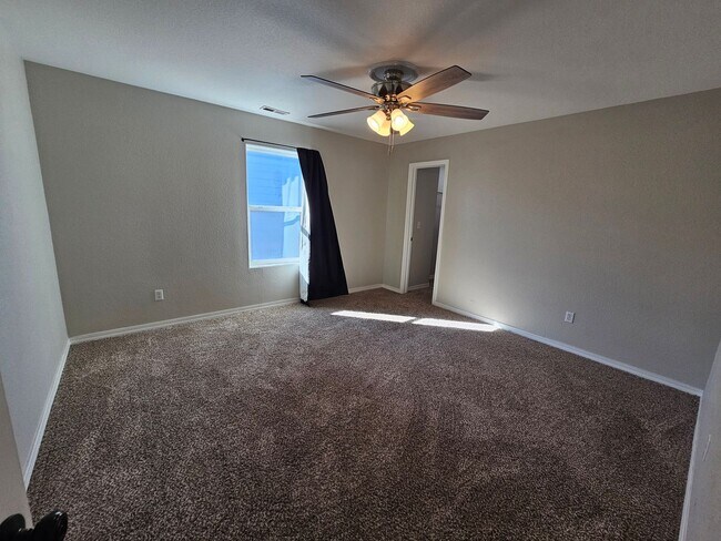 Building Photo - 3 Bed 3 bath house in 80925!!