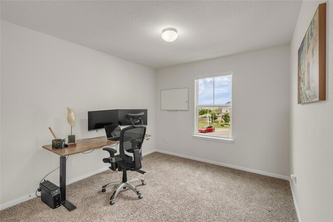 Building Photo - 223 Balsam St
