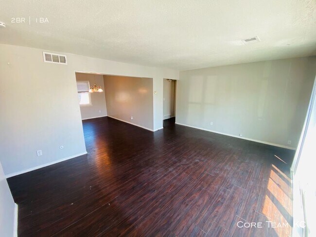 Building Photo - Kendal 2 Bedroom Apartment!