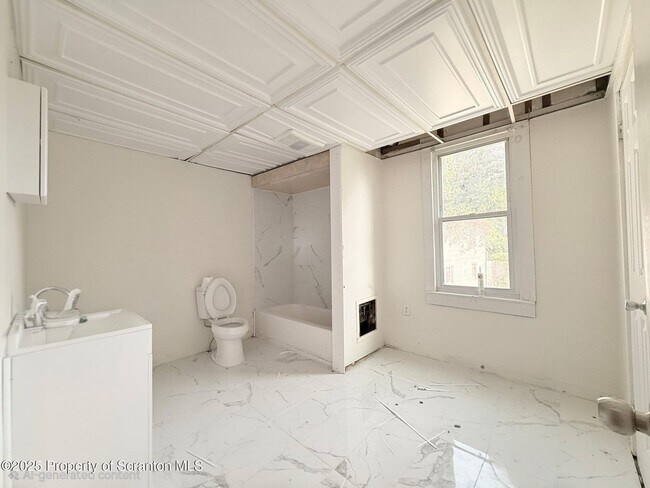 Building Photo - 210-212 Center Ave