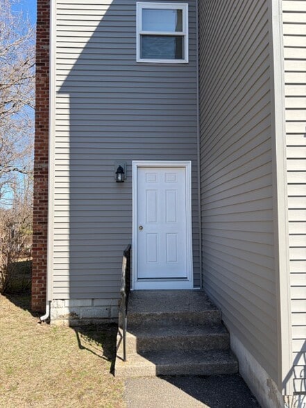 Building Photo - 156 Smithtown Blvd